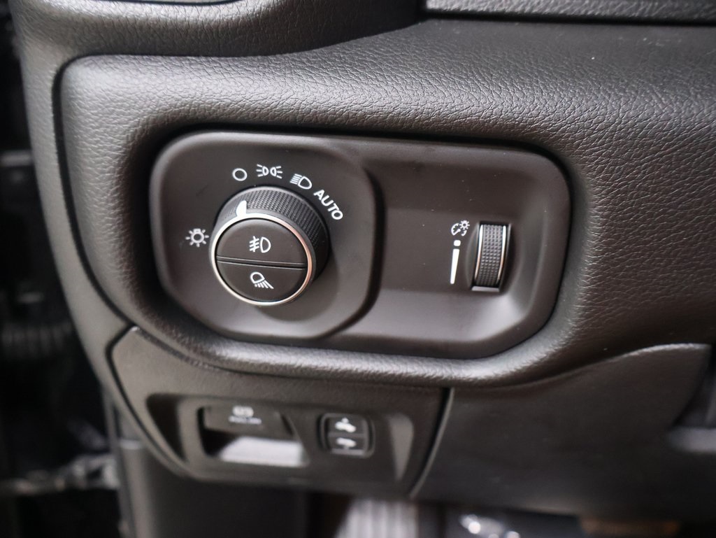 new 2025 Ram 1500 car, priced at $48,577