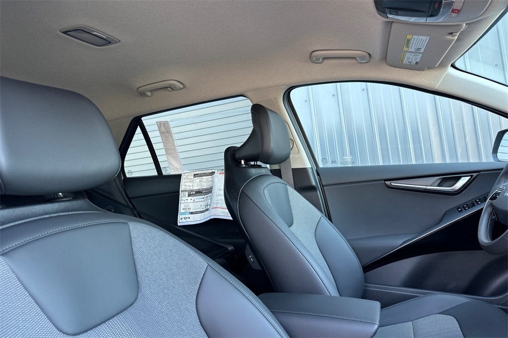 new 2025 Kia Niro car, priced at $28,360