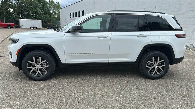 new 2025 Jeep Grand Cherokee car, priced at $44,494