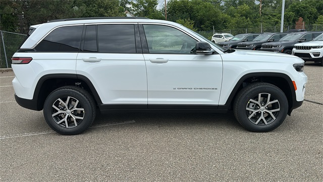 new 2025 Jeep Grand Cherokee car, priced at $44,494