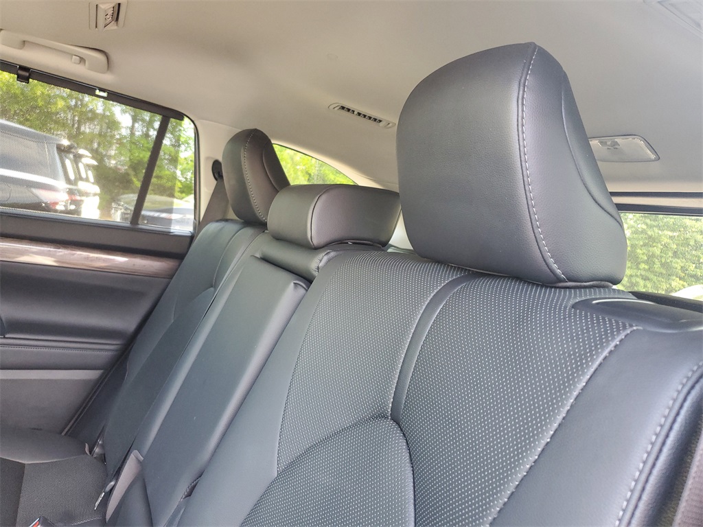 used 2020 Toyota Highlander car, priced at $31,998