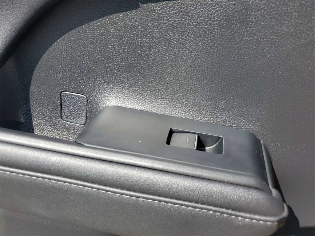 used 2020 Toyota Highlander car, priced at $31,998