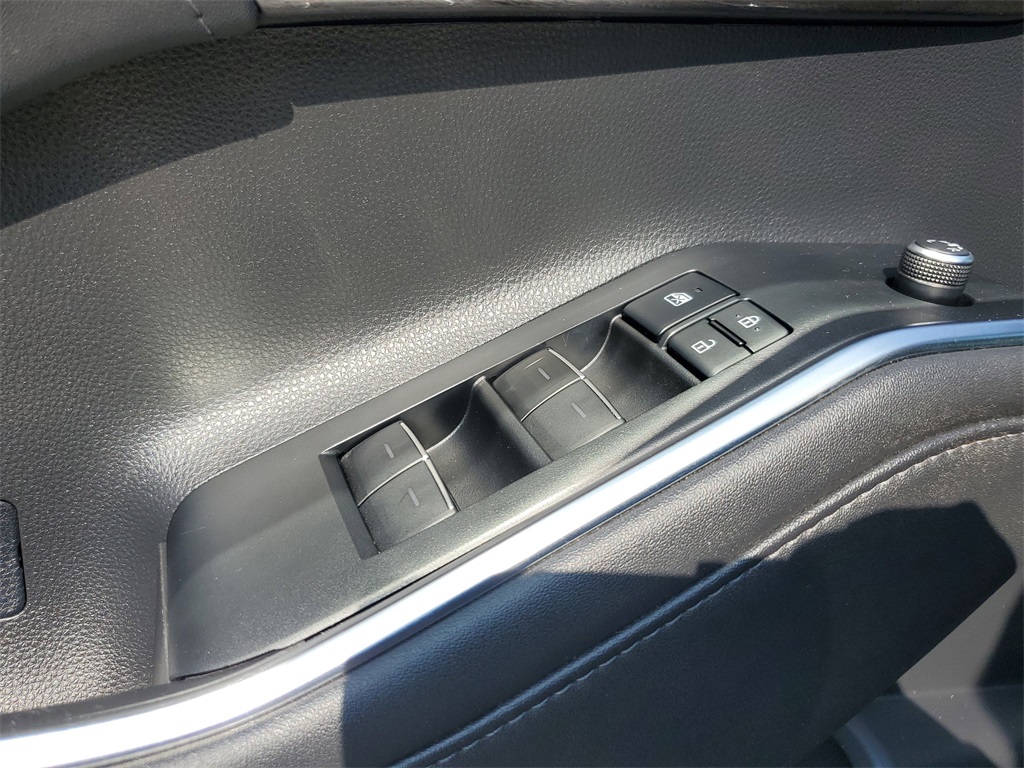 used 2020 Toyota Highlander car, priced at $31,998