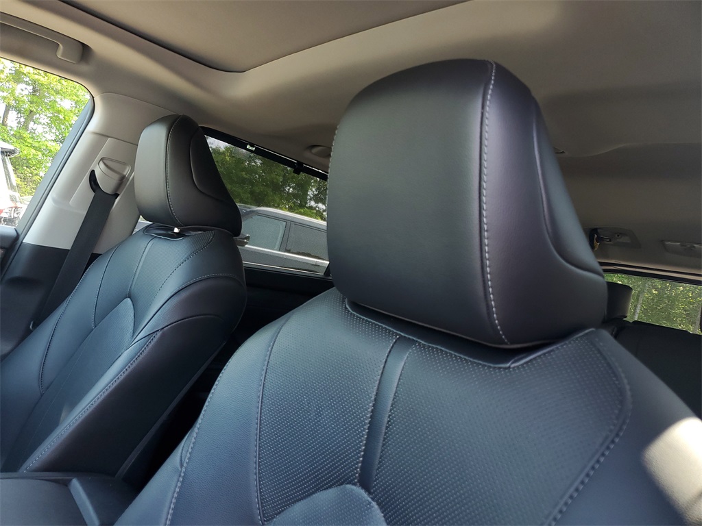 used 2020 Toyota Highlander car, priced at $31,998
