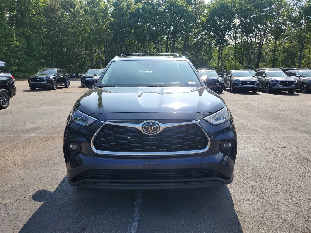 used 2020 Toyota Highlander car, priced at $31,998