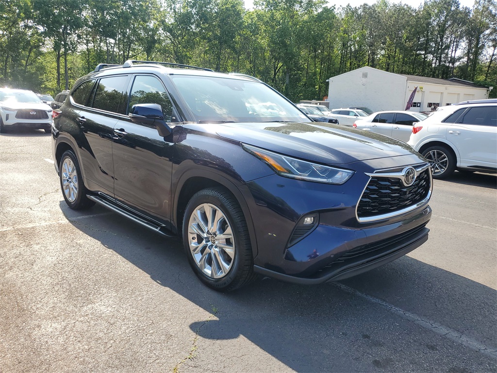 used 2020 Toyota Highlander car, priced at $31,998