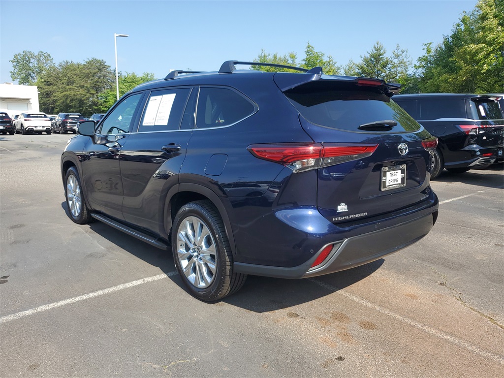 used 2020 Toyota Highlander car, priced at $31,998