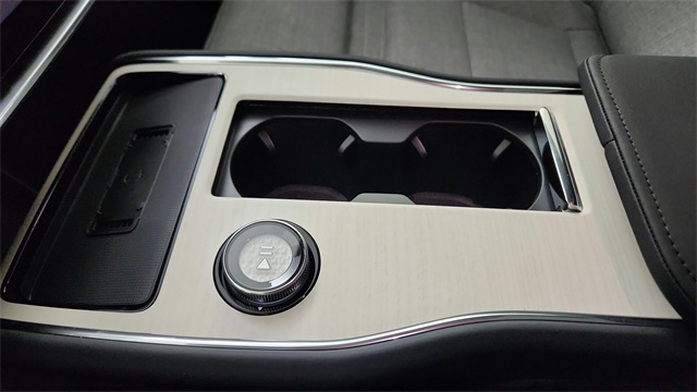 new 2025 Volvo EX90 car, priced at $93,225