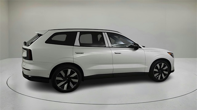 new 2025 Volvo EX90 car, priced at $93,225