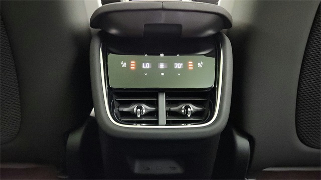 new 2025 Volvo EX90 car, priced at $93,225