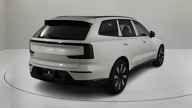 new 2025 Volvo EX90 car, priced at $93,225