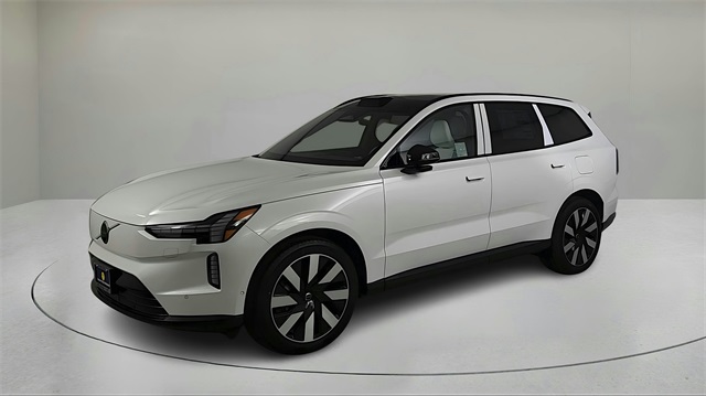 new 2025 Volvo EX90 car, priced at $93,225