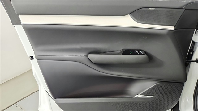 new 2025 Volvo EX90 car, priced at $93,225