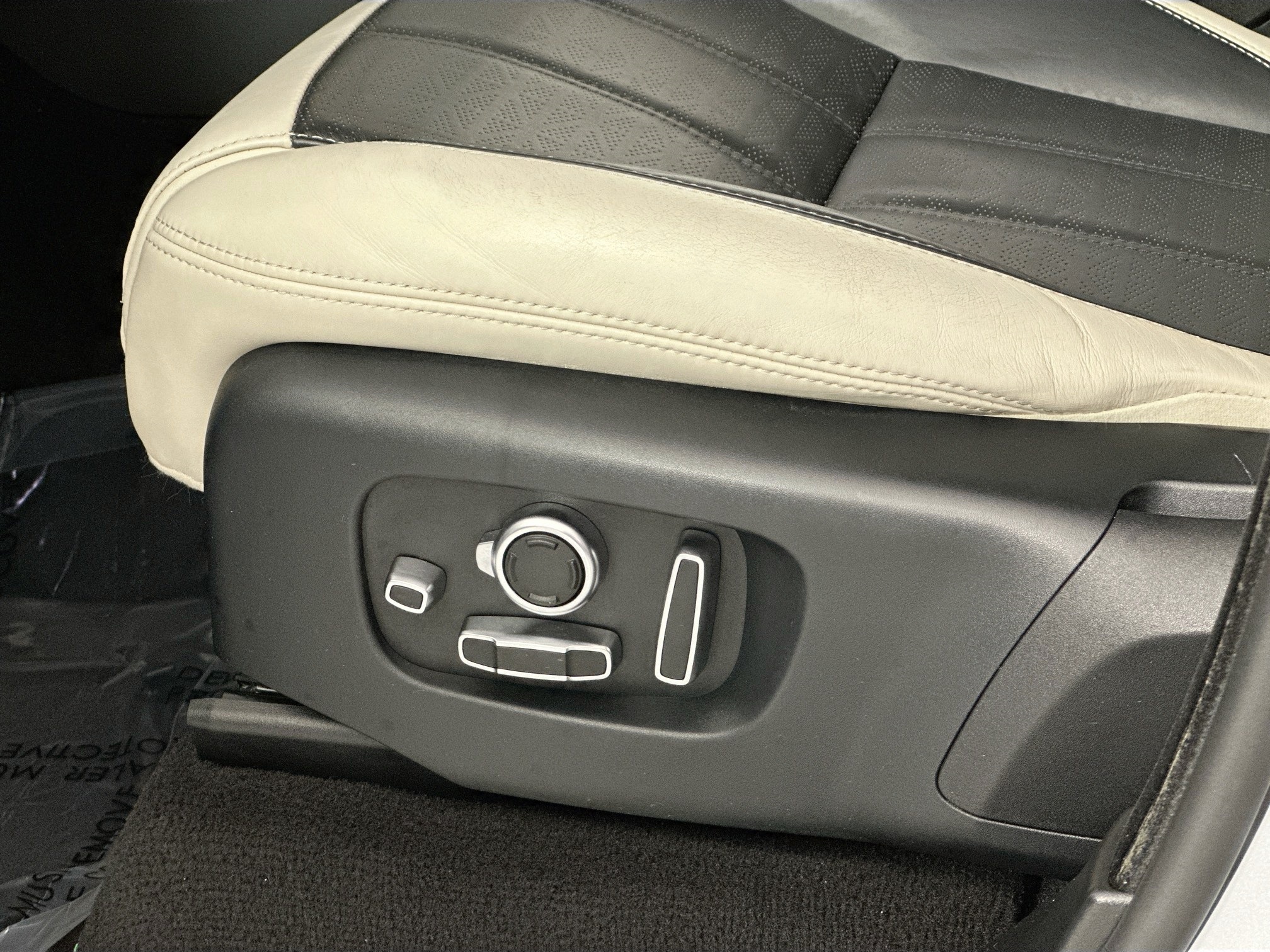 used 2019 Land Rover Range Rover Sport car, priced at $34,998