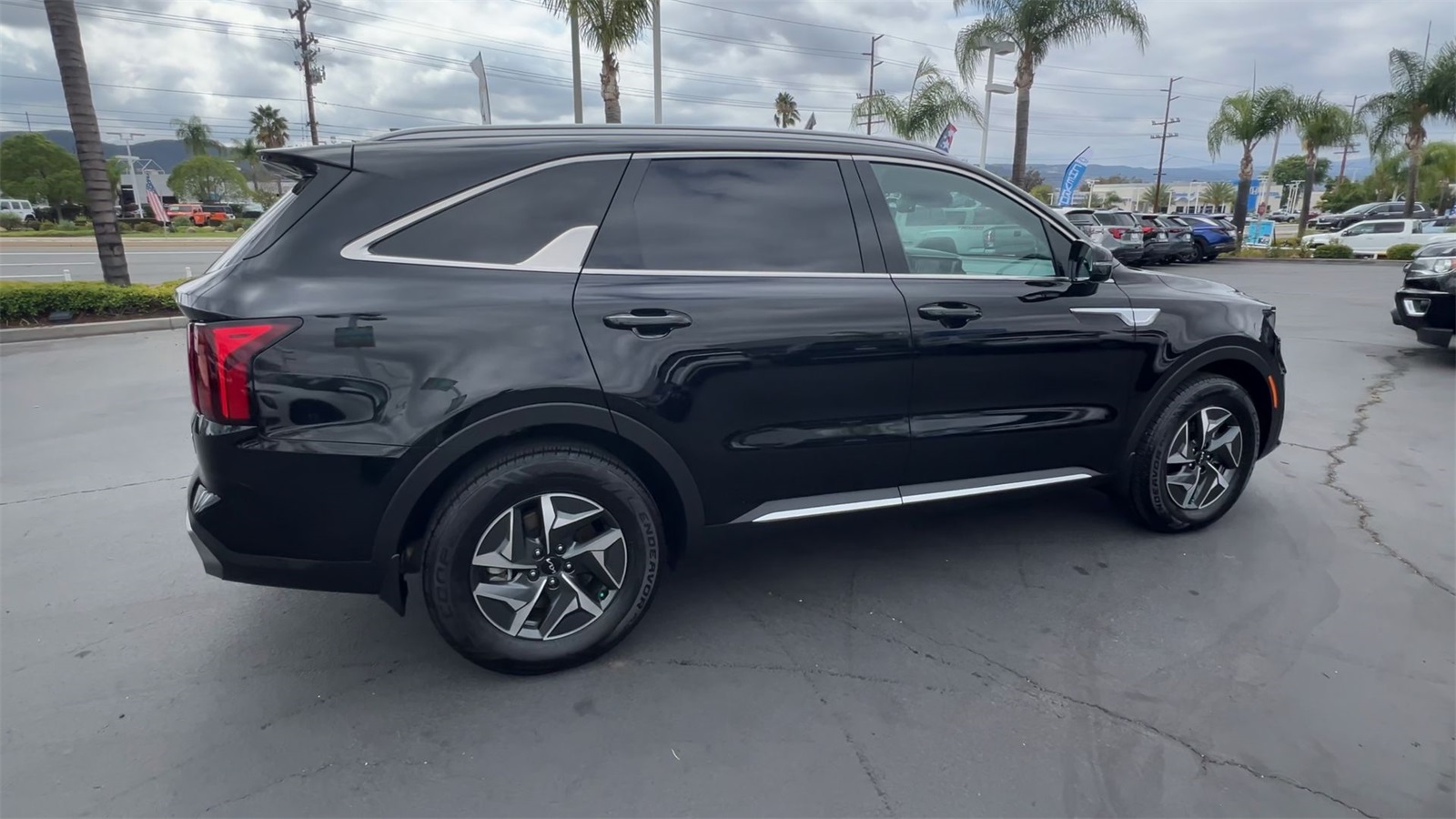 used 2023 Kia Sorento Hybrid car, priced at $26,493