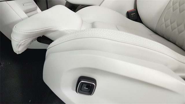 new 2025 Volvo EX90 car, priced at $85,395