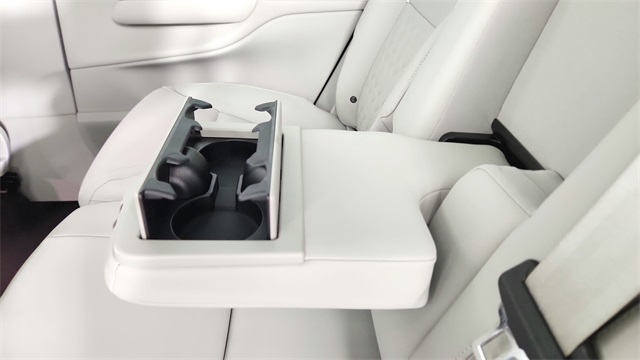 new 2025 Volvo EX90 car, priced at $85,395