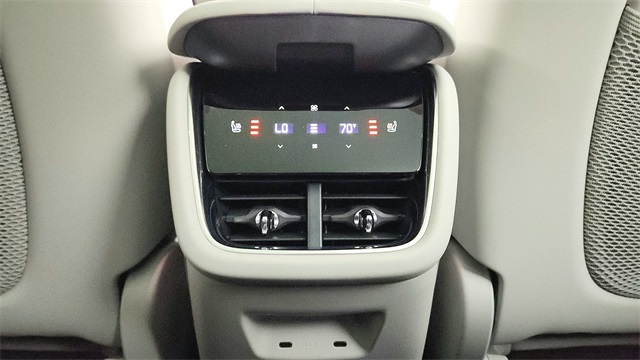 new 2025 Volvo EX90 car, priced at $85,395