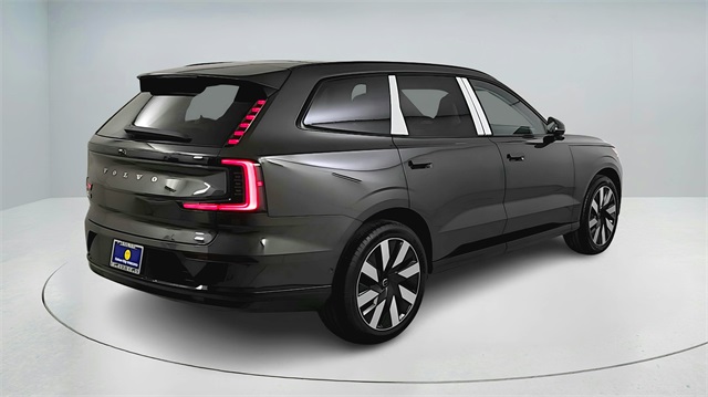 new 2025 Volvo EX90 car, priced at $85,395