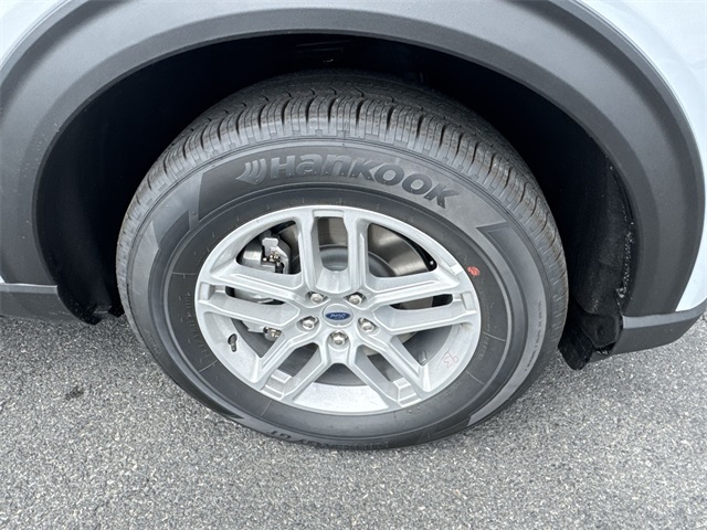 new 2025 Ford Explorer car, priced at $42,080