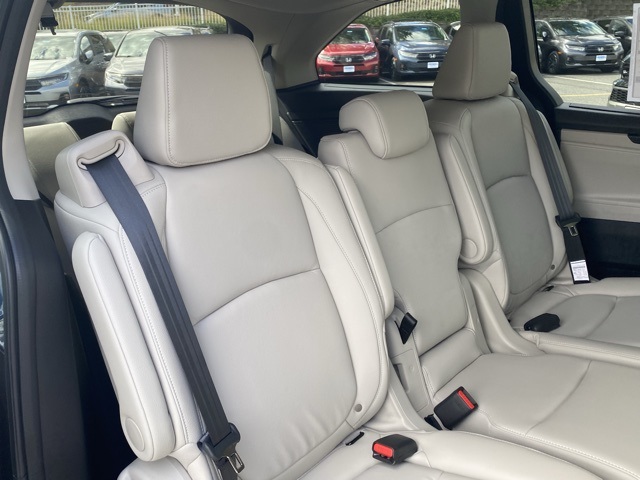 new 2026 Honda Odyssey car, priced at $43,401