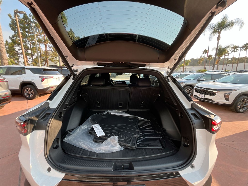 new 2025 Chevrolet Equinox EV car, priced at $37,488