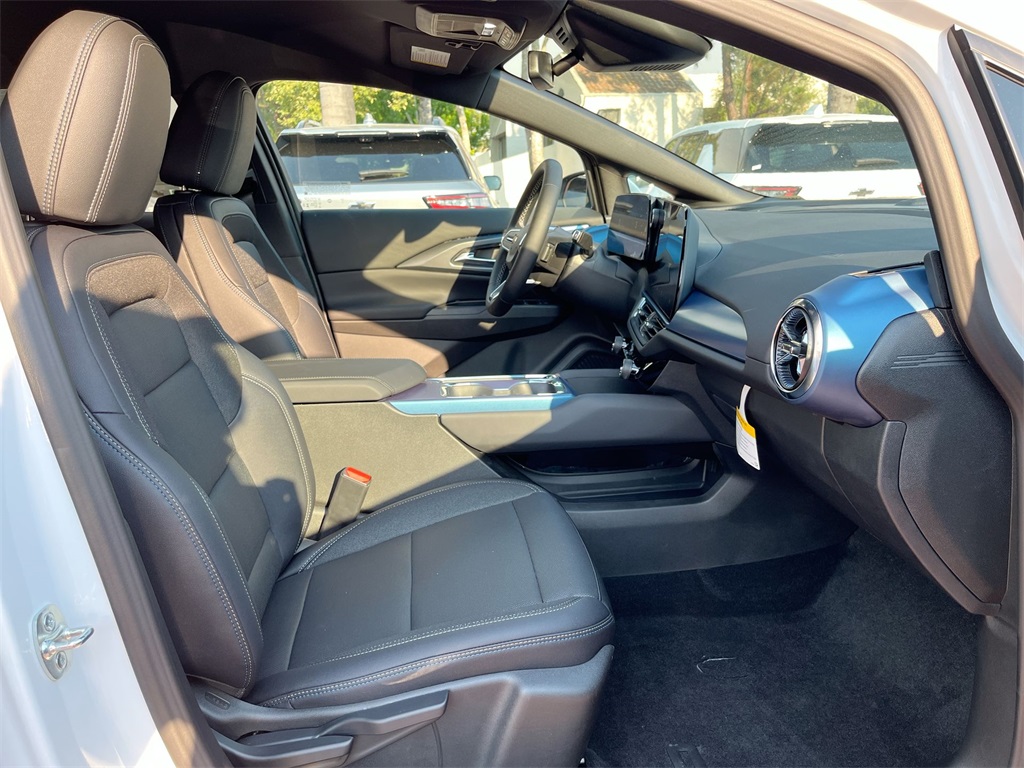 new 2025 Chevrolet Equinox EV car, priced at $37,488