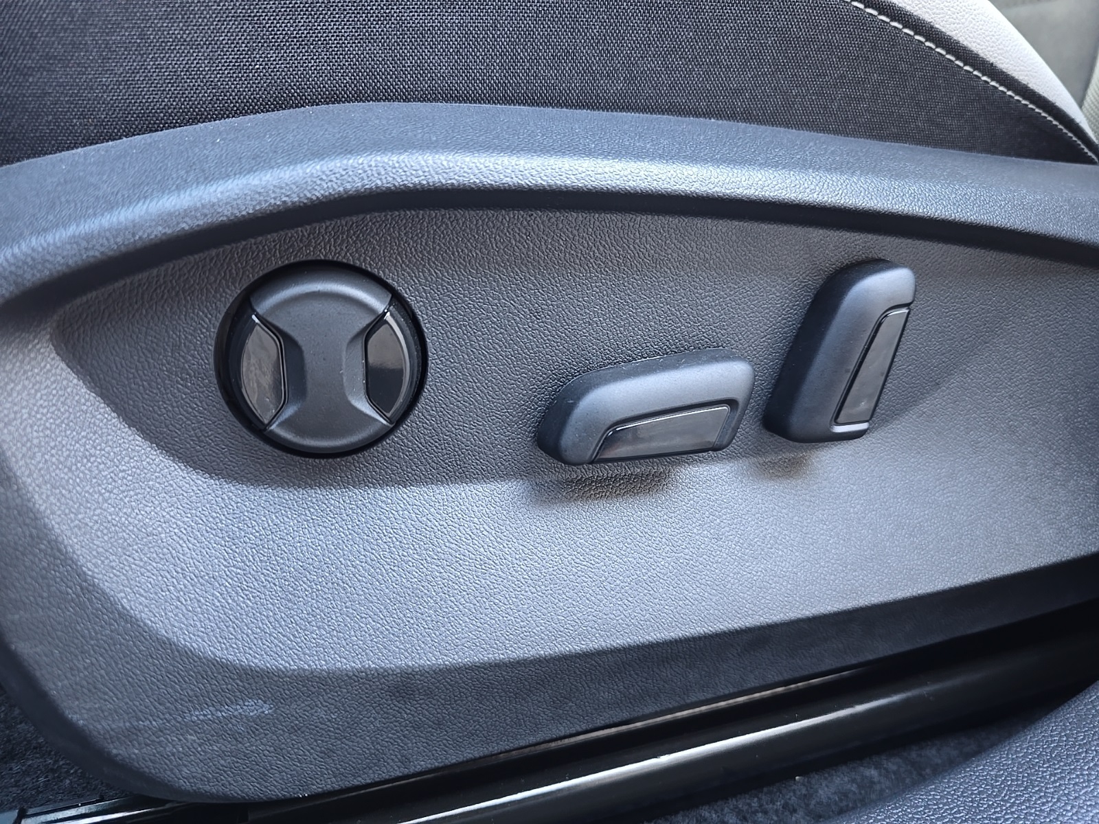 used 2025 Volkswagen Taos car, priced at $27,200