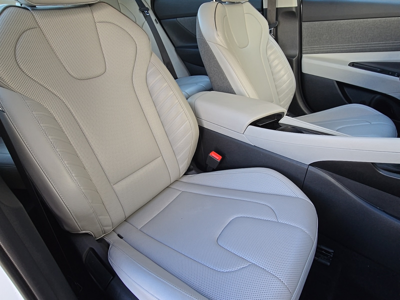 used 2024 Hyundai Elantra car, priced at $21,400