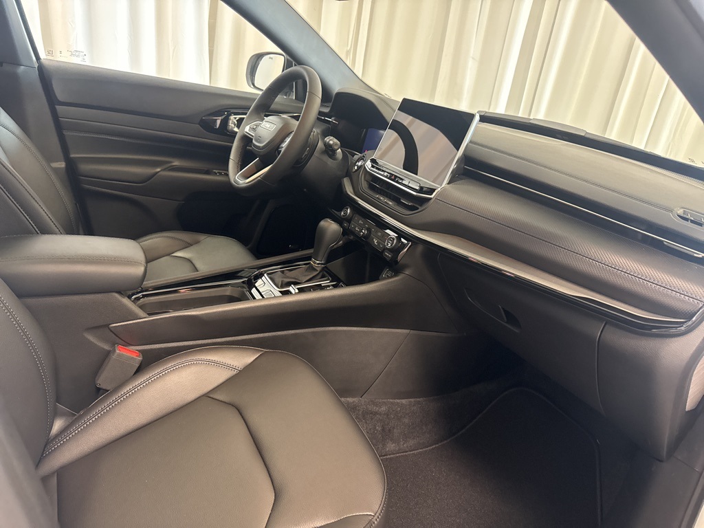 new 2025 Jeep Compass car, priced at $35,221