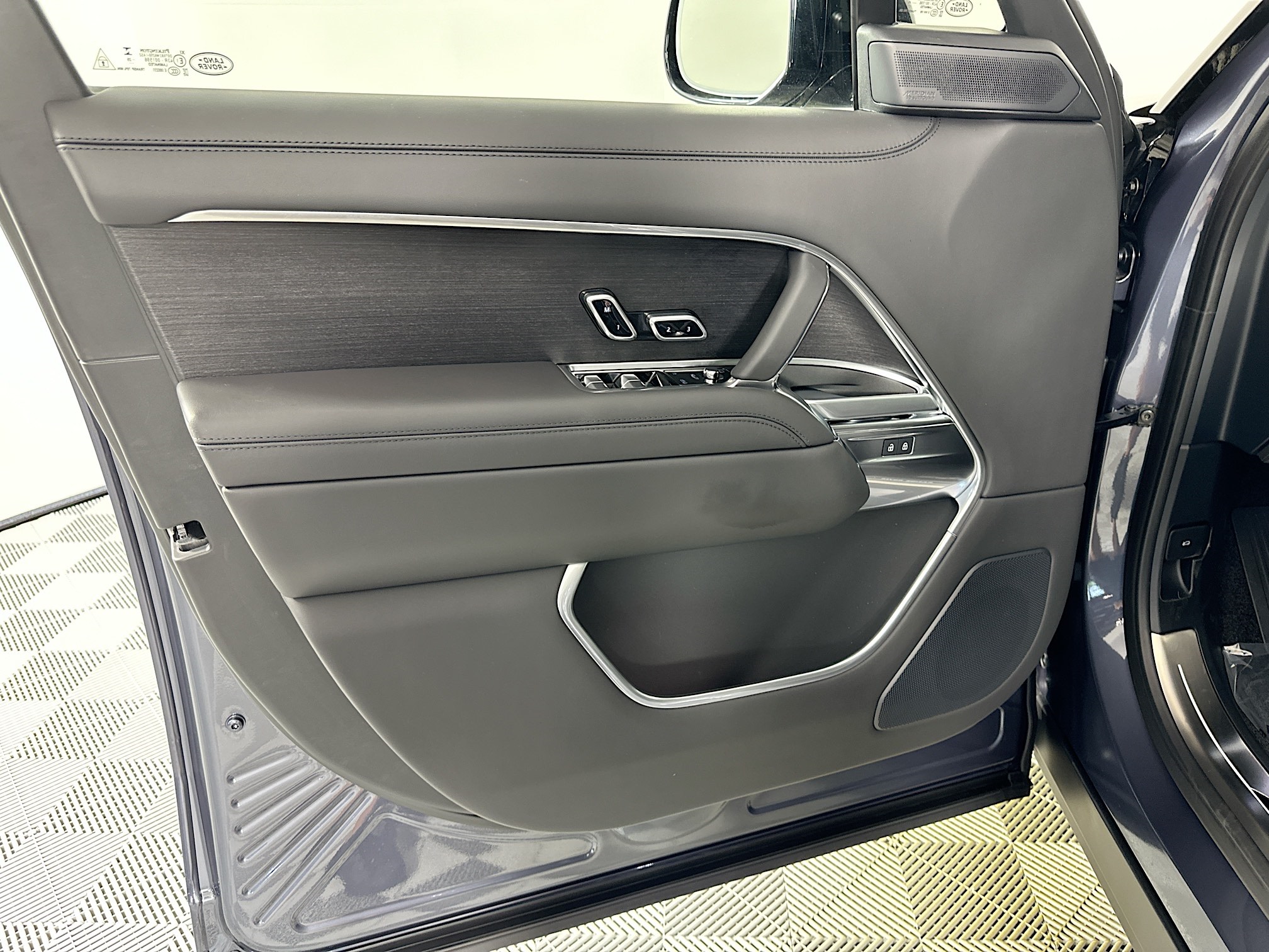 new 2025 Land Rover Range Rover car, priced at $124,640
