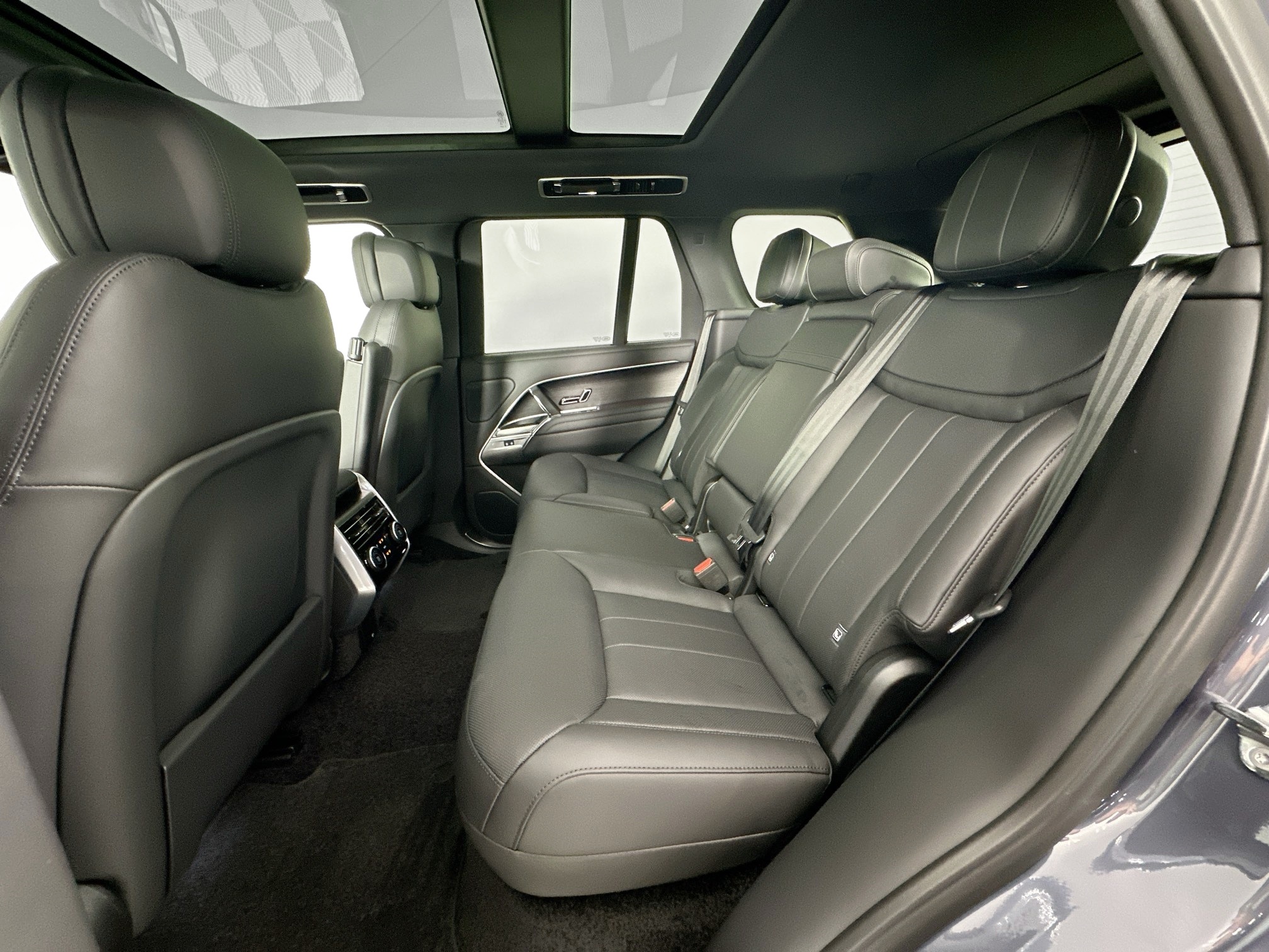 new 2025 Land Rover Range Rover car, priced at $124,640
