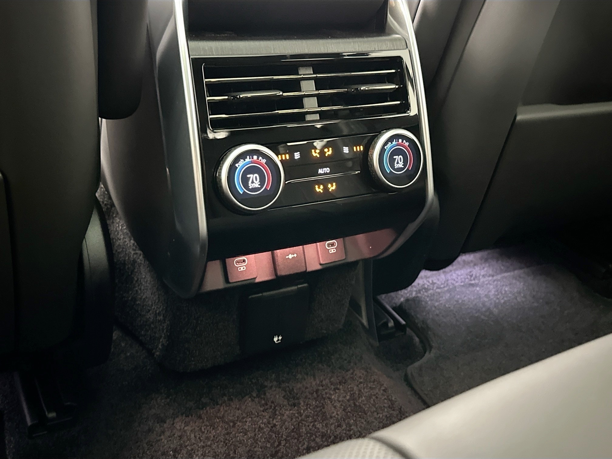 new 2025 Land Rover Range Rover car, priced at $124,640