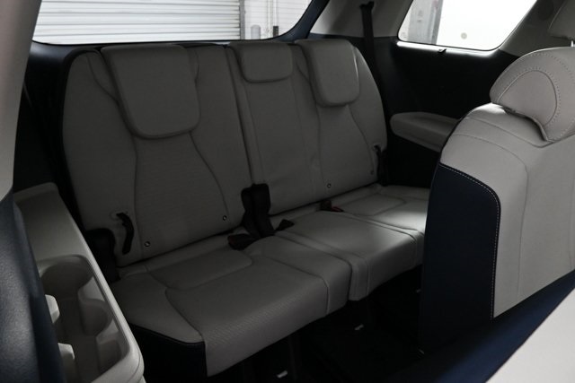 new 2025 Kia Carnival car, priced at $50,671