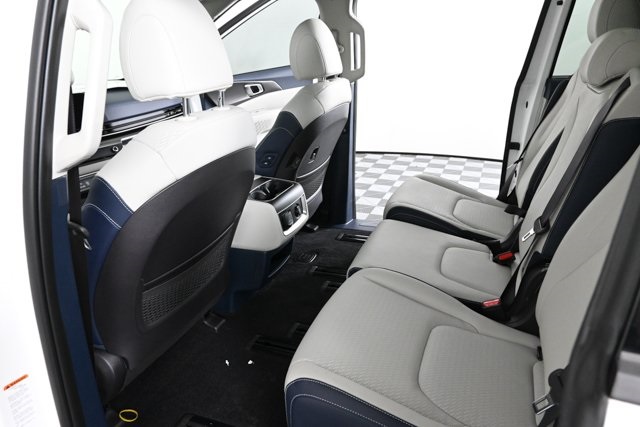 new 2025 Kia Carnival car, priced at $50,671