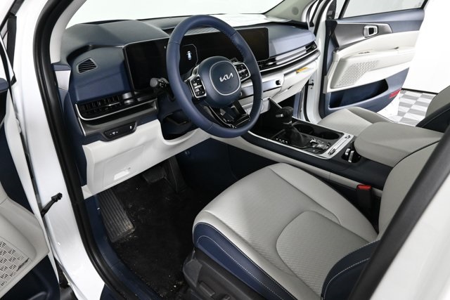 new 2025 Kia Carnival car, priced at $50,671