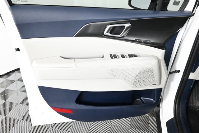 new 2025 Kia Carnival car, priced at $50,671