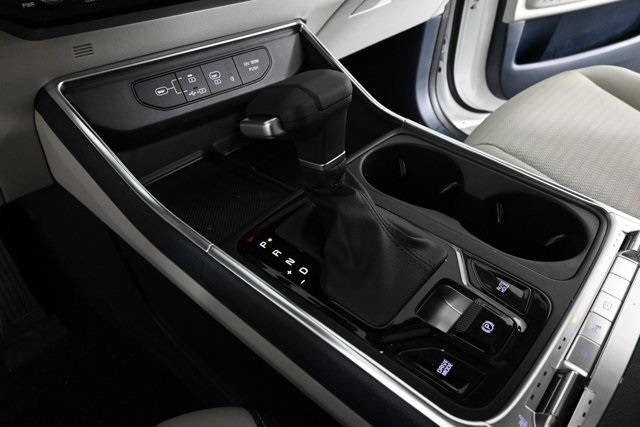 new 2025 Kia Carnival car, priced at $50,671