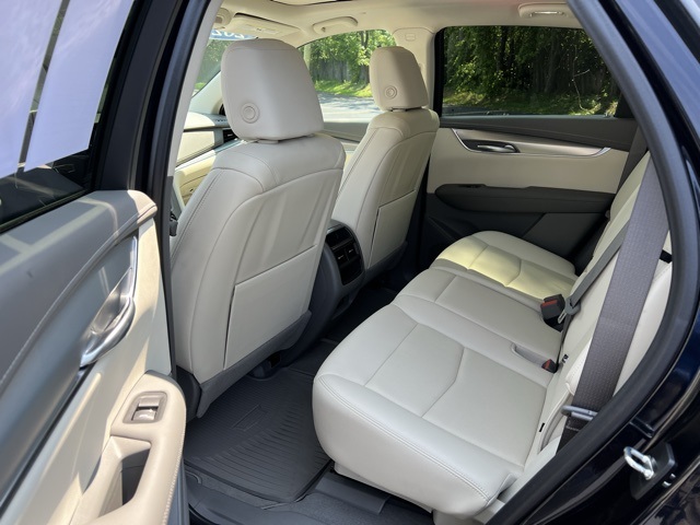 used 2022 Cadillac XT5 car, priced at $29,000