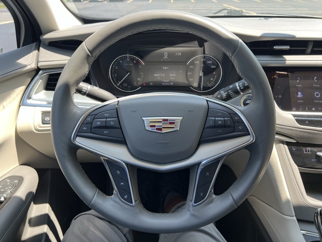 used 2022 Cadillac XT5 car, priced at $29,000