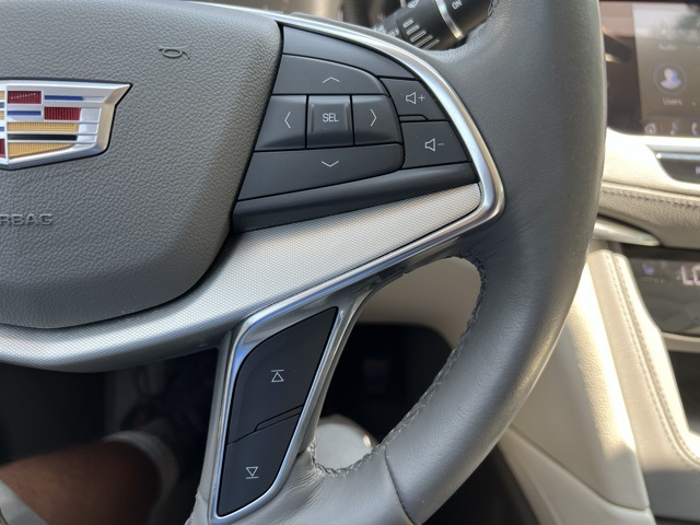 used 2022 Cadillac XT5 car, priced at $29,000