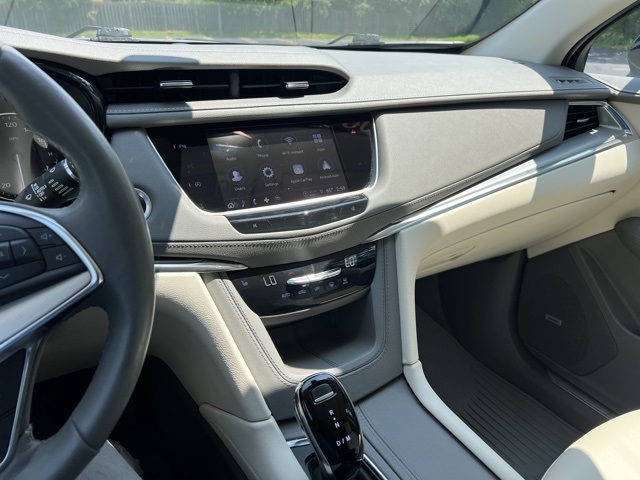 used 2022 Cadillac XT5 car, priced at $29,000