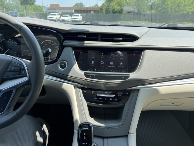 used 2022 Cadillac XT5 car, priced at $29,000