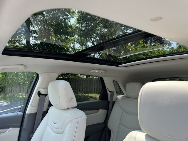 used 2022 Cadillac XT5 car, priced at $29,000