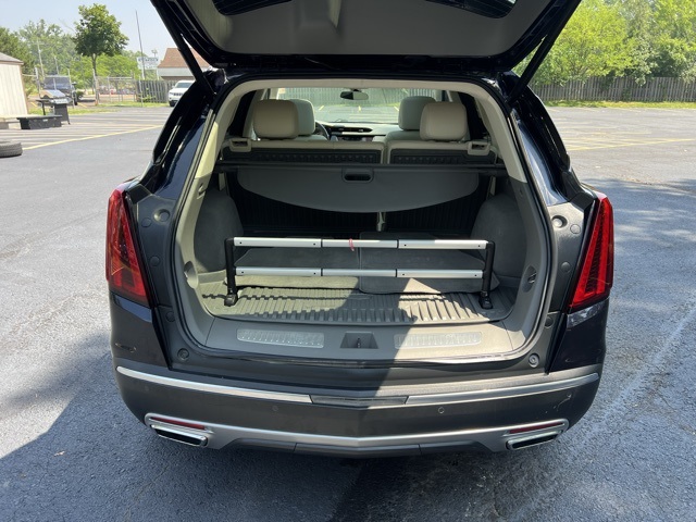 used 2022 Cadillac XT5 car, priced at $29,000