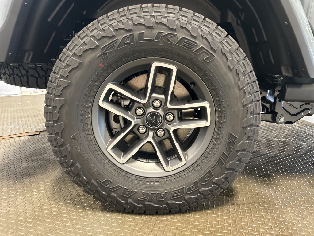new 2025 Jeep Gladiator car, priced at $53,170