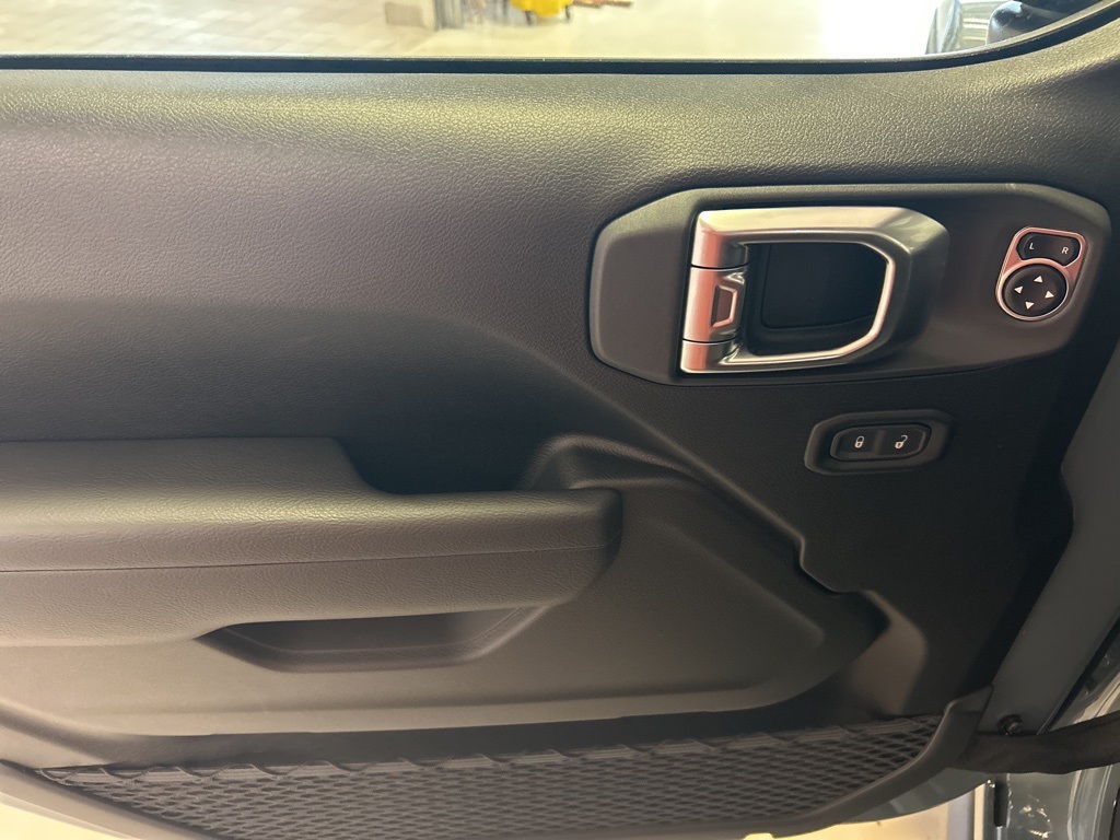 new 2025 Jeep Gladiator car, priced at $53,170