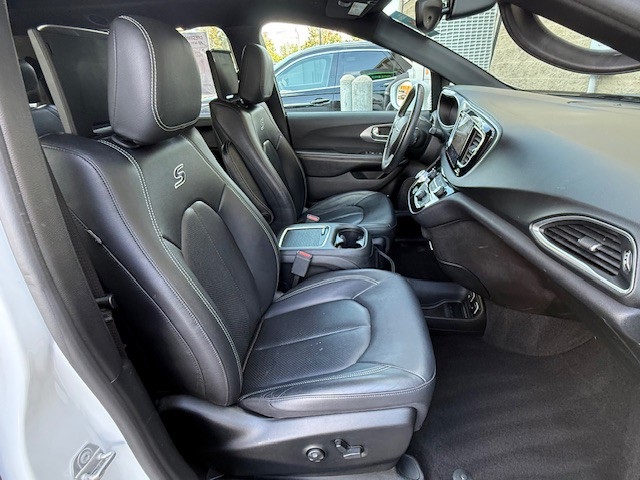 used 2019 Chrysler Pacifica car, priced at $19,307