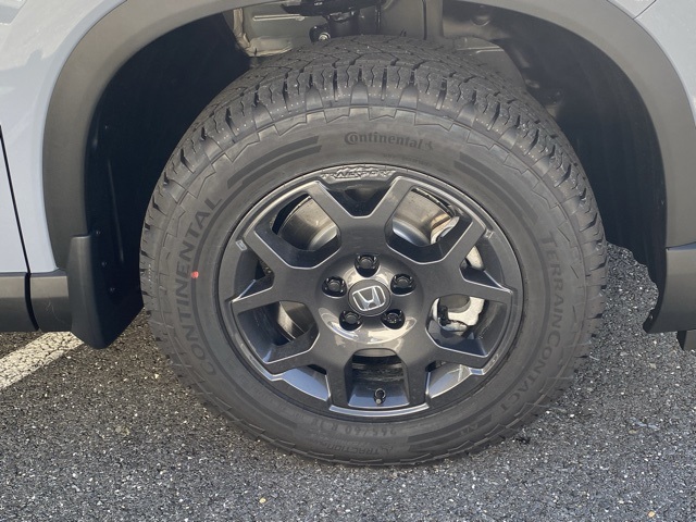 new 2025 Honda Pilot car, priced at $47,718
