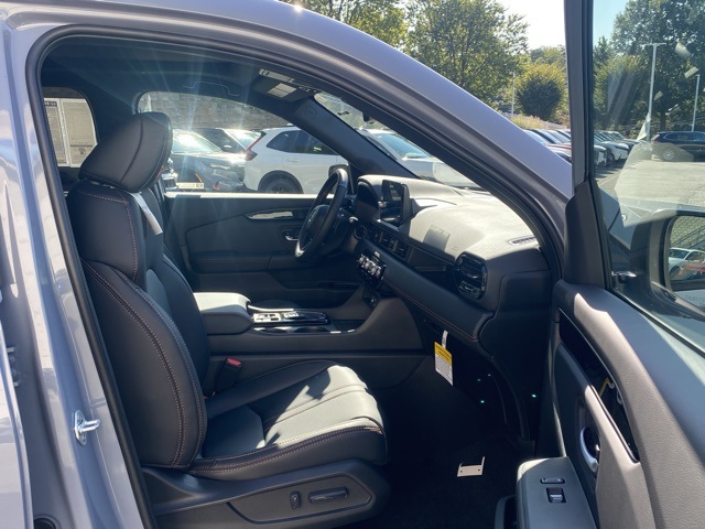 new 2025 Honda Pilot car, priced at $47,718